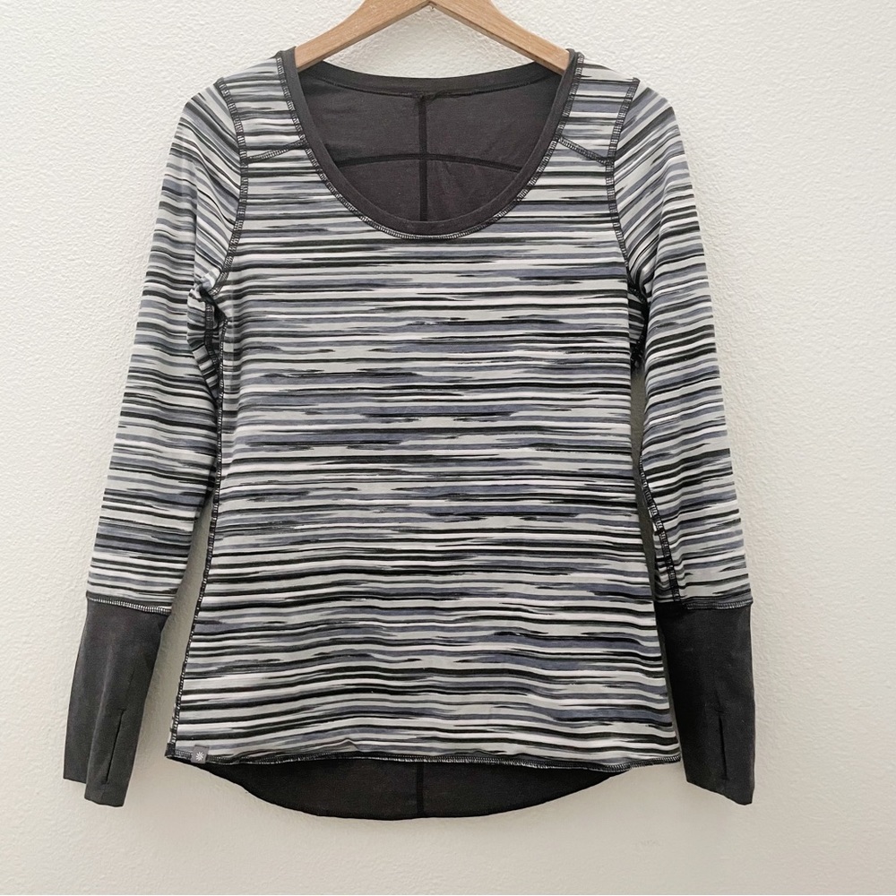 Athleta Reversible long sleeve tee size Medium